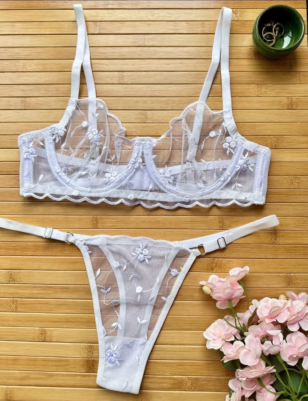 Transparan Yıldız Desenli Beyaz Brode