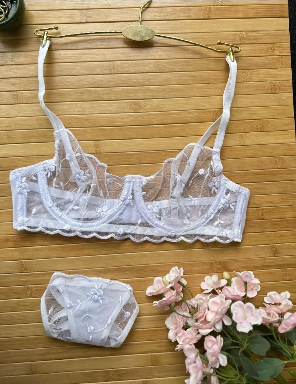 Transparan Yıldız Desenli Beyaz Brode