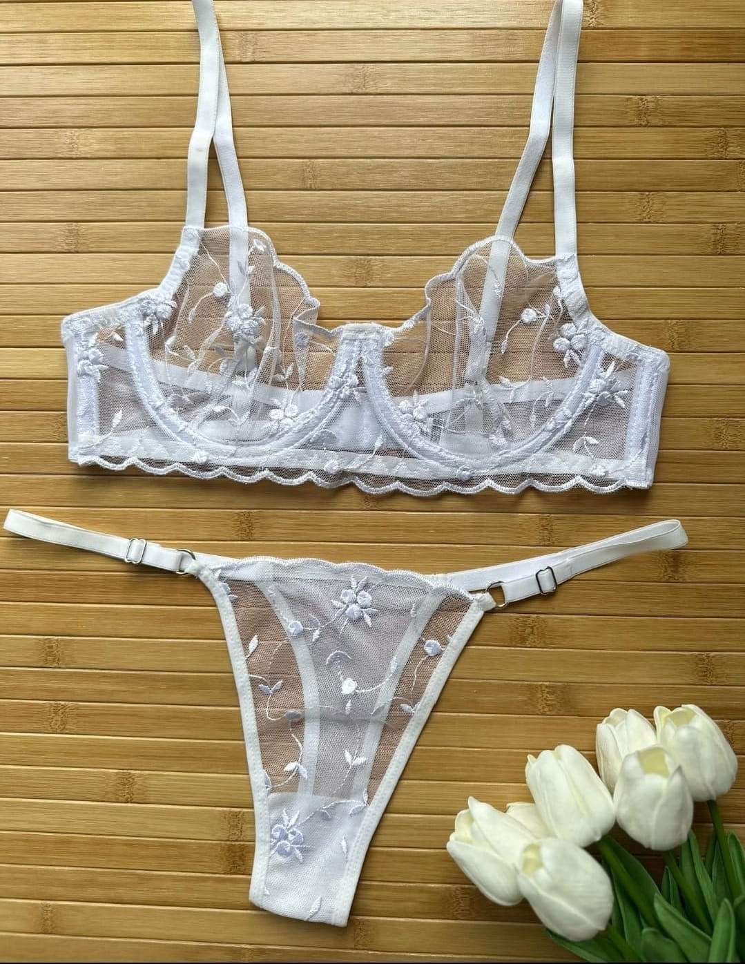 Transparan Yıldız Desenli Beyaz Brode