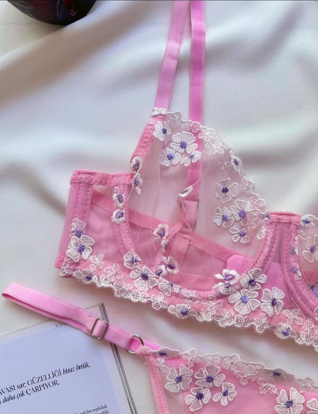 Transparan Papatya Desenli Pembe Brode