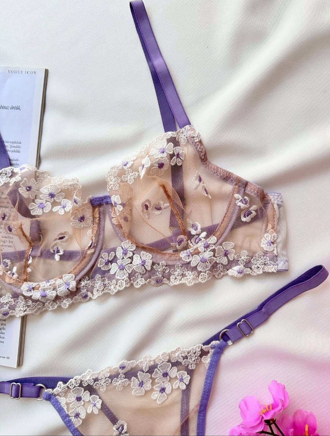 Transparan Papatya Desenli Mor Brode