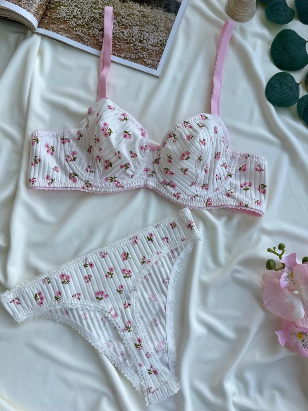 Pamuklu Çiçek Desenli Beyaz Bralet Takım